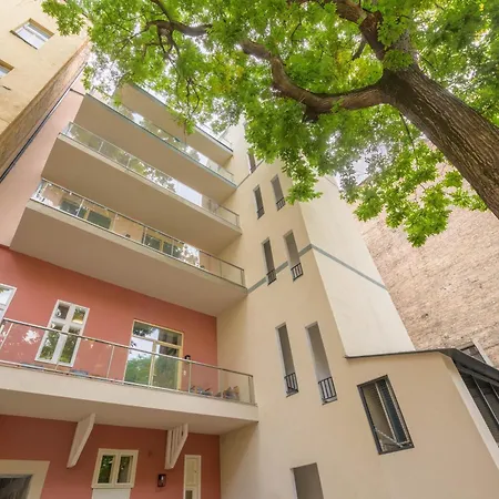 Best Seasons Garden Budapest Exterior photo